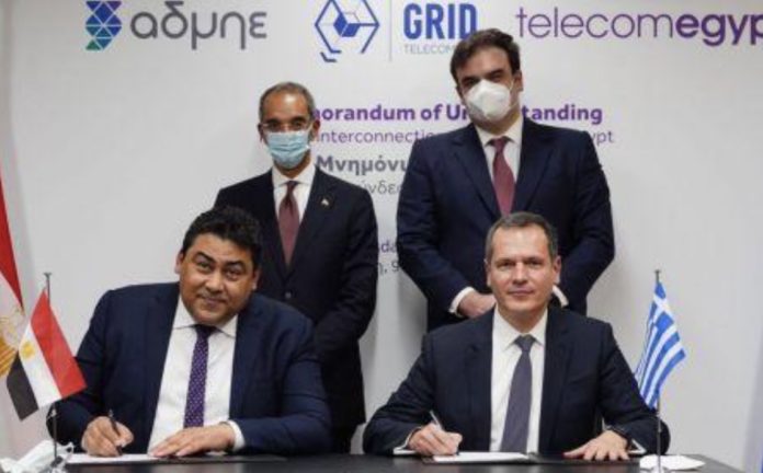 Telecom Egypt et Grid Telecom signent une convention d’interconnexion de câble sous-marin